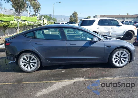 2023 Tesla Model 3 Long Range Dual Motor All-Wheel Drive z USA, uszkodzony, nr VIN 5YJ3E1EBXPF631851